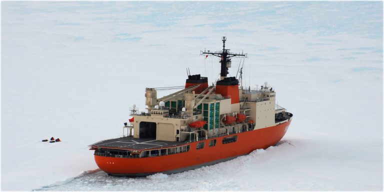 砕氷艦 しらせ